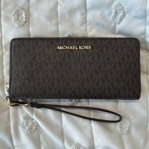 Michael Kors Clutch